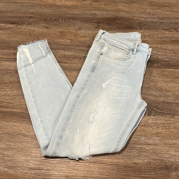 Z1975 Women’s Lightwash Distressed Jeans - Size 4 - Picture 1 of 4
